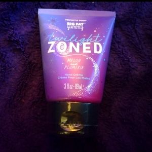 Perfectly Posh Twilight Zone NWT